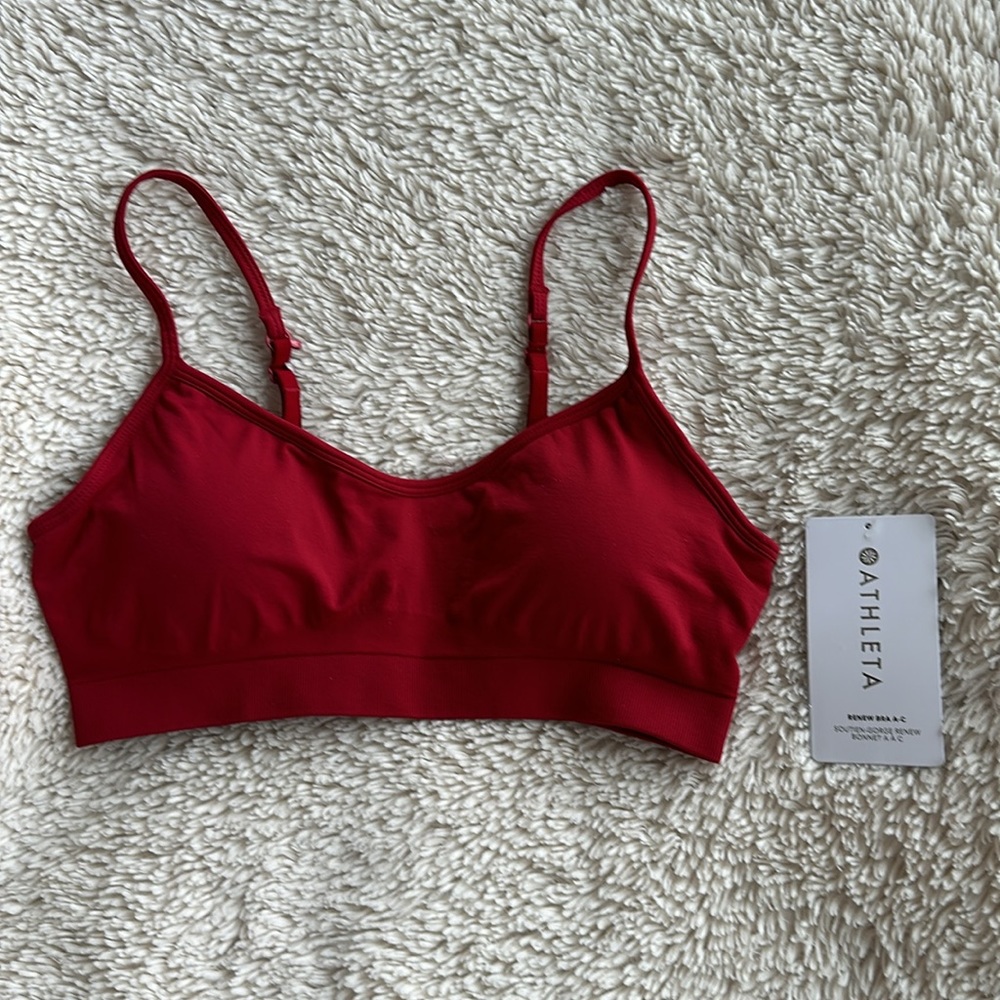 NWT Athleta Renew Bra A-C Medium Candy Red Rare Holiday Color Out of Stock